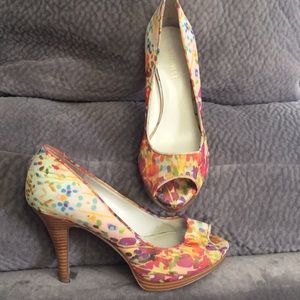 Nine West Floral Pumps